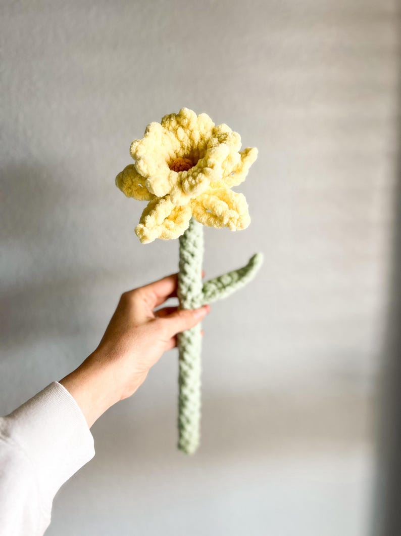 Crochet Daffodil Flower Pattern: No-Sew Floral Design (Digital Download) image 7