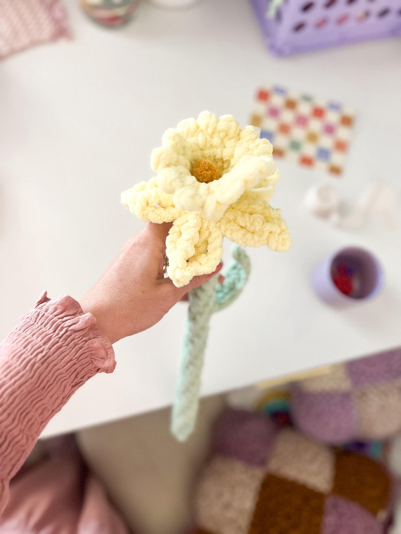 Crochet Daffodil Flower Pattern: No-Sew Floral Design (Digital Download) image 9