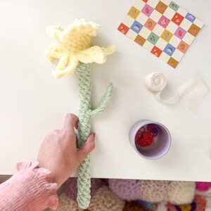 Crochet Daffodil Flower Pattern: No-Sew Floral Design (Digital Download) image 8