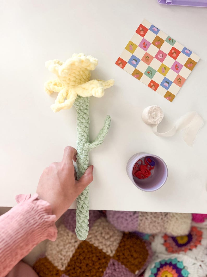 Crochet Daffodil Flower Pattern: No-Sew Floral Design (Digital Download) image 8
