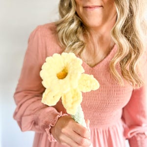 Crochet Daffodil Flower Pattern: No-Sew Floral Design (Digital Download) image 10