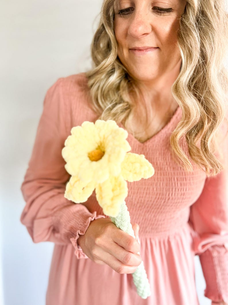 Crochet Daffodil Flower Pattern: No-Sew Floral Design (Digital Download) image 10