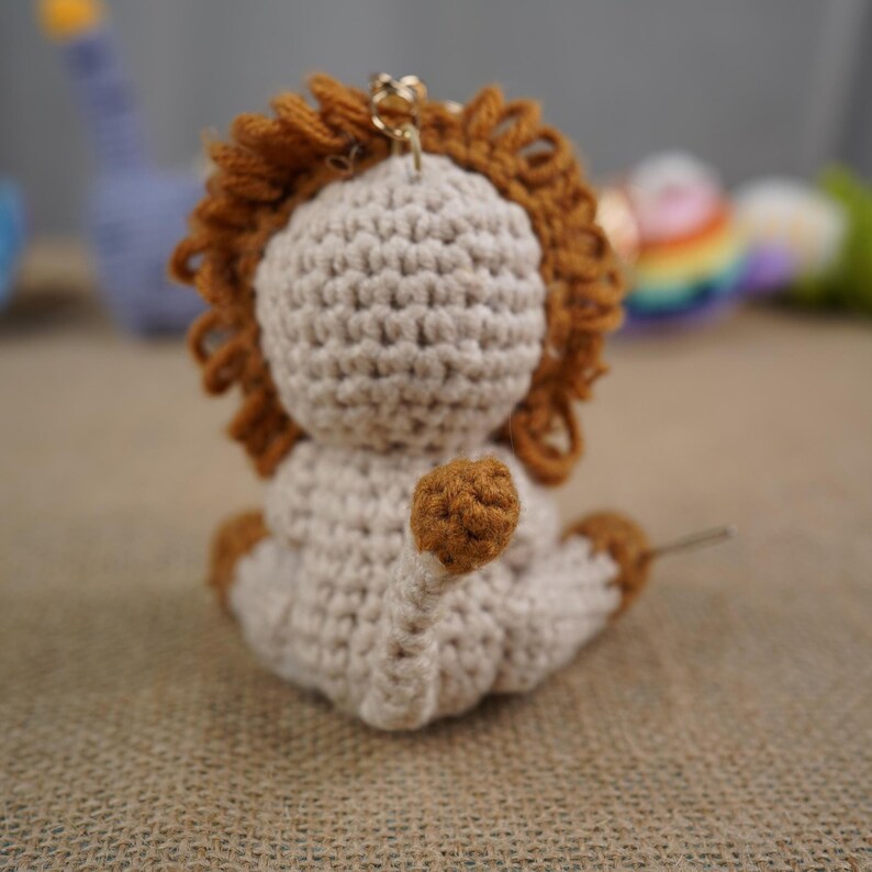 Lion Crochet Kit for DIY Beginners, Amigurumi Keychain, Craft Gift image 3