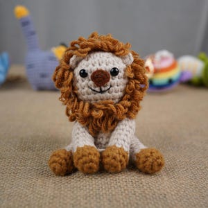 Lion Crochet Kit for DIY Beginners, Amigurumi Keychain, Craft Gift image 1
