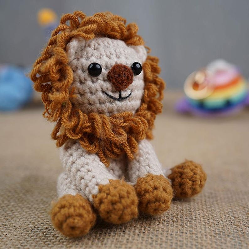 Lion Crochet Kit for DIY Beginners, Amigurumi Keychain, Craft Gift image 2