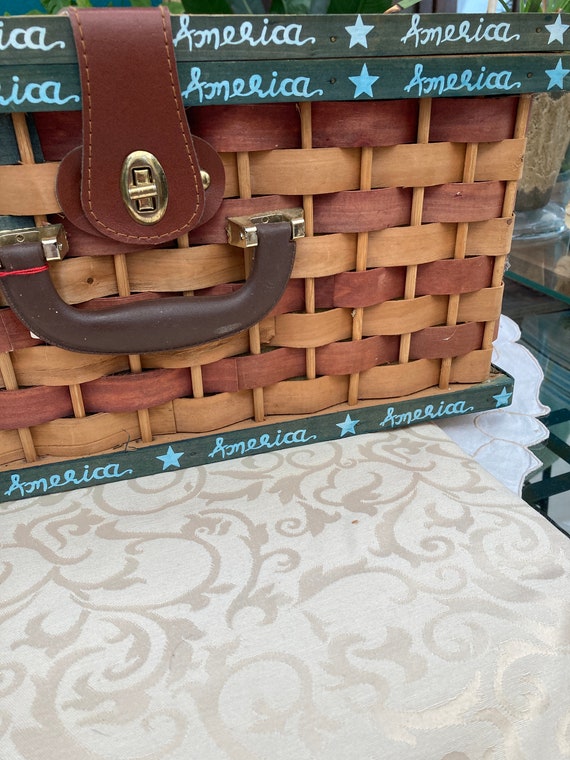 Woven Picnic Basket Americana with handle Gem