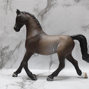 CLEARANCE Custom Schleich Arabische Stute Re-Skulptur- Lobo Dun Rabicano