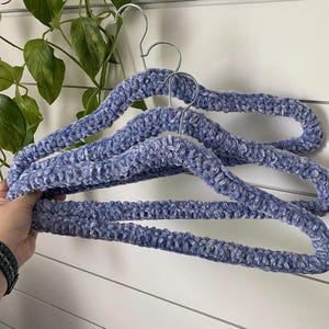 Handcrafted Crochet Hangers Set of 3 - Velvet Padded Hanger, Padded Sweater Hanger, Wedding Hanger, Nonslip Hanger Set, bridesmaid gift