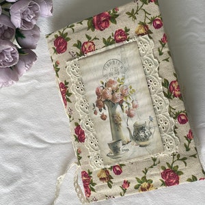 Junk Journal «Beautiful Flowers » couverture en tissu fleuri et  carte postale.