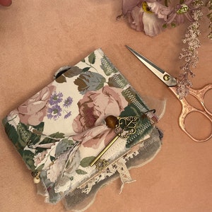 Junk journal « so cute  ». Un mini junk journal mais qui a tout d’un grand.