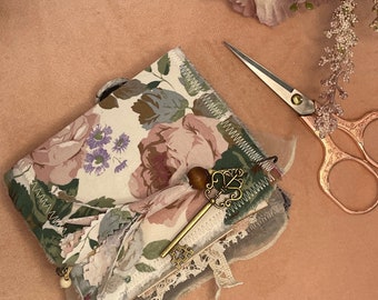 Junk journal “so cute”. A mini junk journal but which has all the makings of a big one.