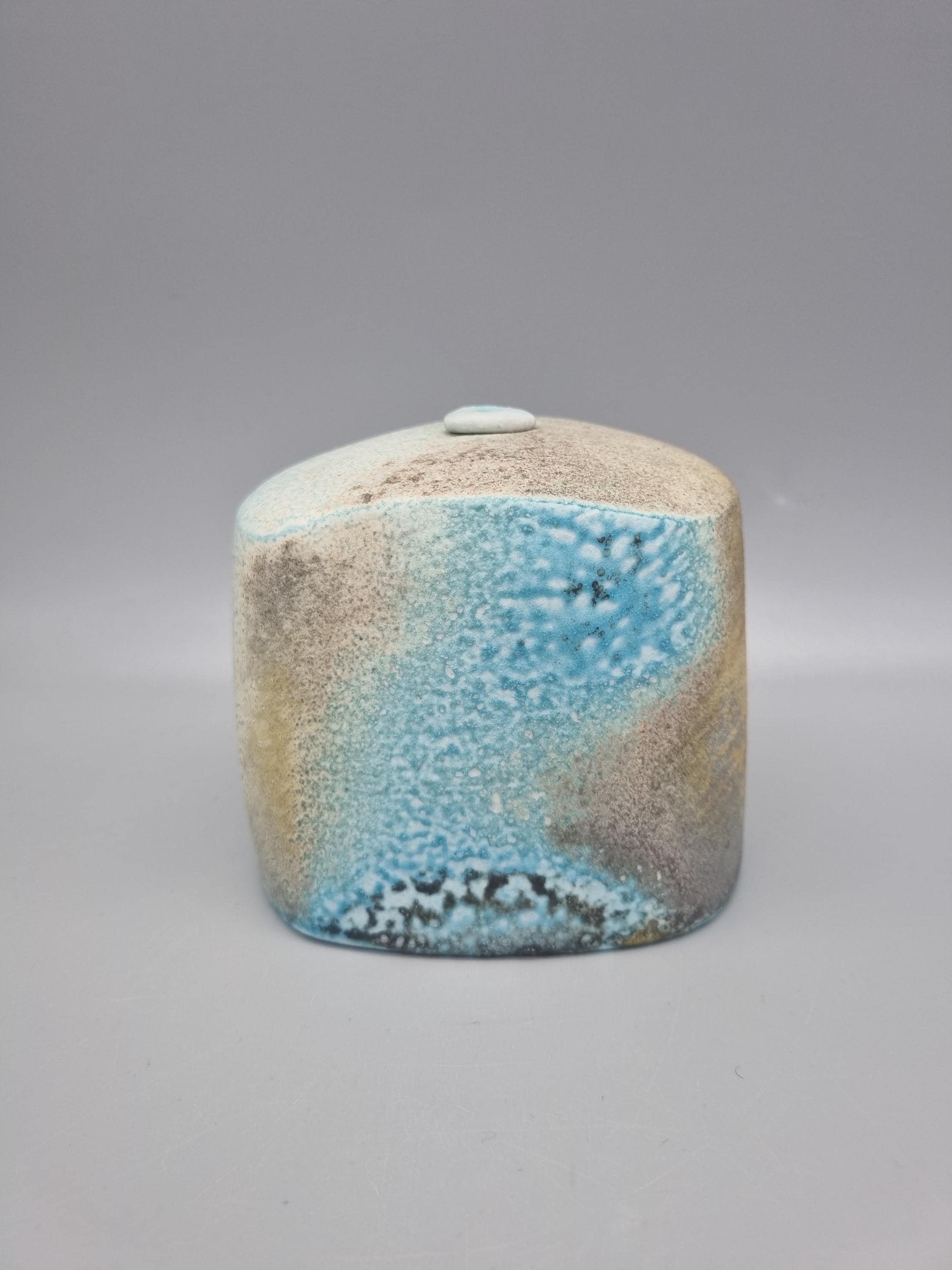 A Jack Doherty Studio Pottery Soda Glazed Porcelain 'keeper' Box