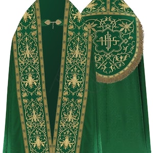 Green Roman cope with matching table
