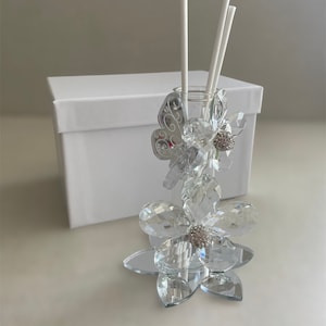 Profumatore con fiori in cristallo e farfalla in plexiglass