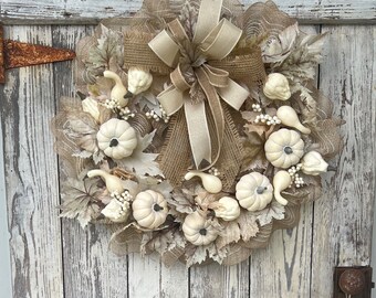 Fall farmhouse burlap pumpkin wreath, cream pumpkin maple leaf wreath for front doors, neutral fall farmhouse decor, rustic fall wreath