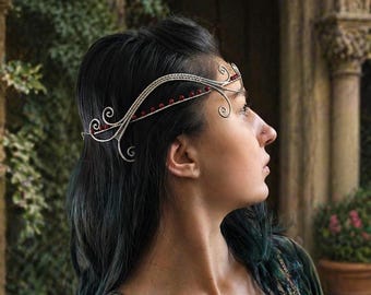 Diadème elfique enveloppé de fil d'argent avec perles rouges, couronne fantastique, casque de mariée éthéré