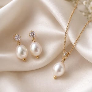 Freshwater Pearl Necklace with CZ Diamond, Minimalist Bridal Necklace, Wedding Jewellery, Bridesmaid Gift, Pearl Pendant, Jewellery Set