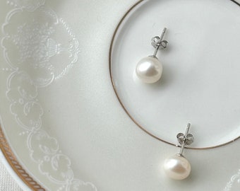 Baroque Pearl stud earrings, white baroque pearl earrings, Bridesmaid gift, Wedding, Sterling silver, Bridal earrings