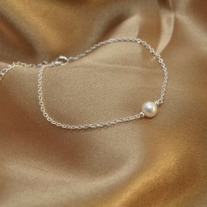 Ivory freshwater pearl bracelet l 925 Silver cable chain and details | Pearl bracelet | Bridesmaid Jewellery