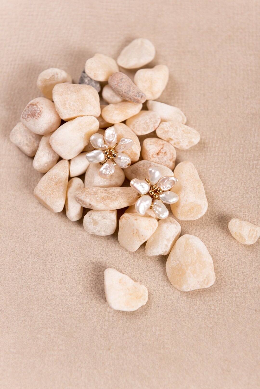 Pearl Flower Earrings, Stud Daisy Baroque Bridesmaid Gift