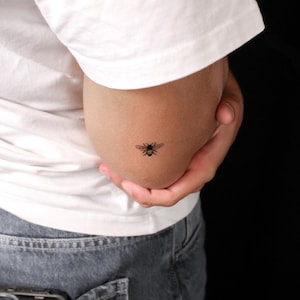 Small Minimalist Bee Semi-Permanent 2-Week Tattoo (Set of 2)