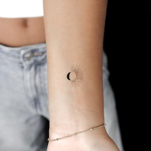 Half Sun And Half Moon Semi-Permanent 2-Week Tattoo (Set of 2)