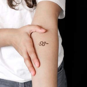 Small Dotwork Black Snake Semi-Permanent 2-Week Tattoo (Set of 2)