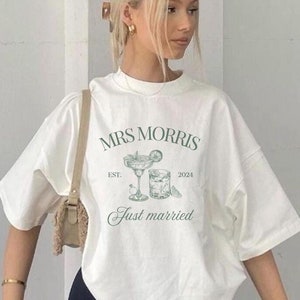 Custom Mrs. Just Married T-Shirt – Personalized Bride Tee, Honeymoon Outfit Shirt, Newlywed Gift, Wedding Day Top, Last Name Bridal T-Shirt