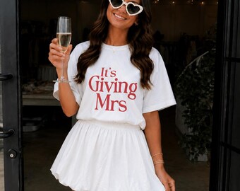 Its Giving Mrs TShirt, Wedding Weekend Outfit, Bride To Be Tee, Bridal Shower Gift, Wifey