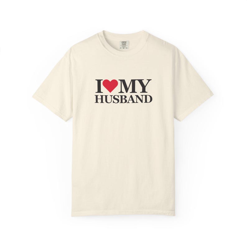 Camiseta "Amo a mi esposo" - Camiseta para recién casados / Top de aniversario / Conjunto para la luna de miel / Camiseta para la mañana de la boda imagen 6