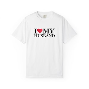 Camiseta "Amo a mi esposo" - Camiseta para recién casados / Top de aniversario / Conjunto para la luna de miel / Camiseta para la mañana de la boda imagen 5