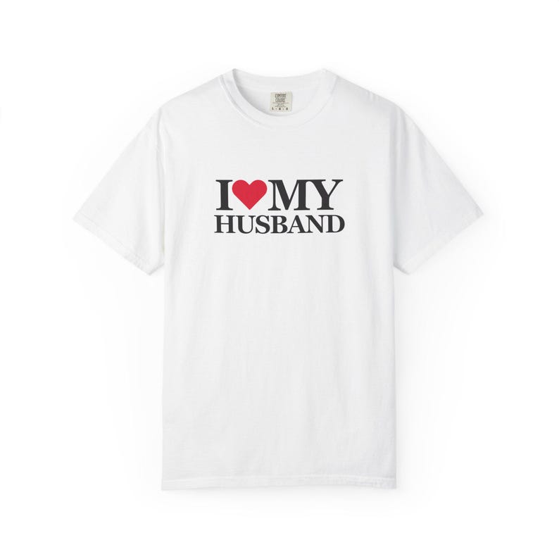 Camiseta "Amo a mi esposo" - Camiseta para recién casados / Top de aniversario / Conjunto para la luna de miel / Camiseta para la mañana de la boda imagen 5