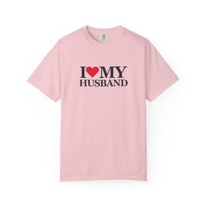 Camiseta "Amo a mi esposo" - Camiseta para recién casados / Top de aniversario / Conjunto para la luna de miel / Camiseta para la mañana de la boda imagen 7