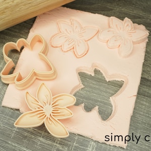 Lily flower cookie cutter | Flower theme