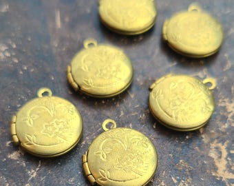 Sweet and Petite Vintage Brass Round Locket with flowers, Zinna, Flower Locket Frame Inset Center, etched floral design 13mm LOCK117