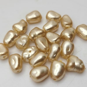 Vintage Miriam Haskell Pearlized Coated Irregular Shaped BEAN Pearls in Cream, Faux pearls, GLASS, 24 pcs  *New Lower Price! VJP10