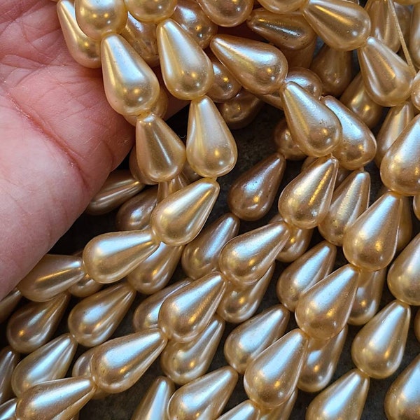 Vintage Czech Teardrop Glass Pearl - Champagne Cream Color - Whole Strand aprox. 40beads - 15mm x 8mm size - Beautiful Luster Pearl
