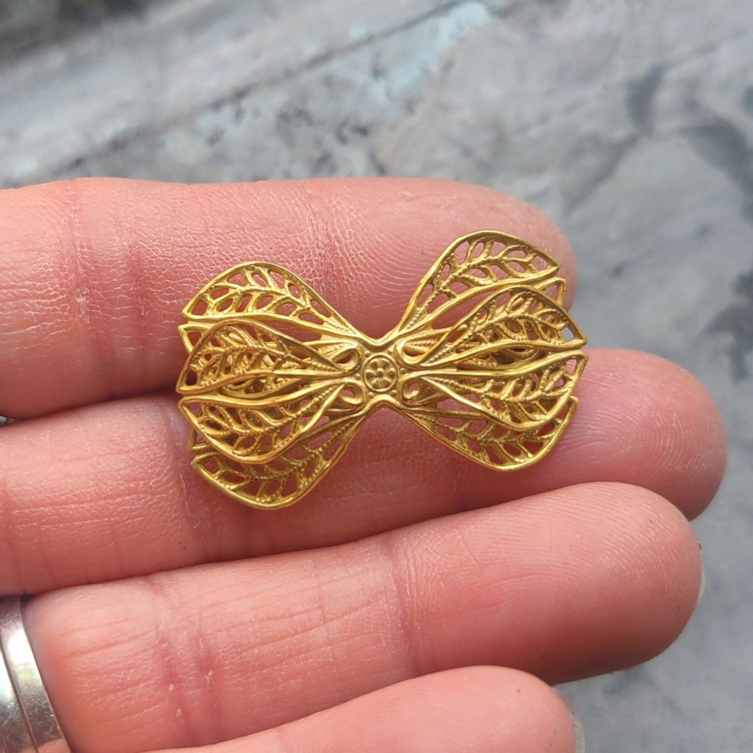 Vintage Miriam Haskell Gorgeous Gold Plate Filigree Brooch Vintage Miriam Haskell Gorgeous Gold Plate Filigree Brooch