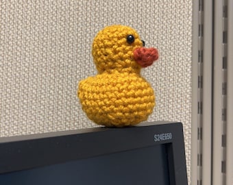 Modèle de canard en caoutchouc au crochet