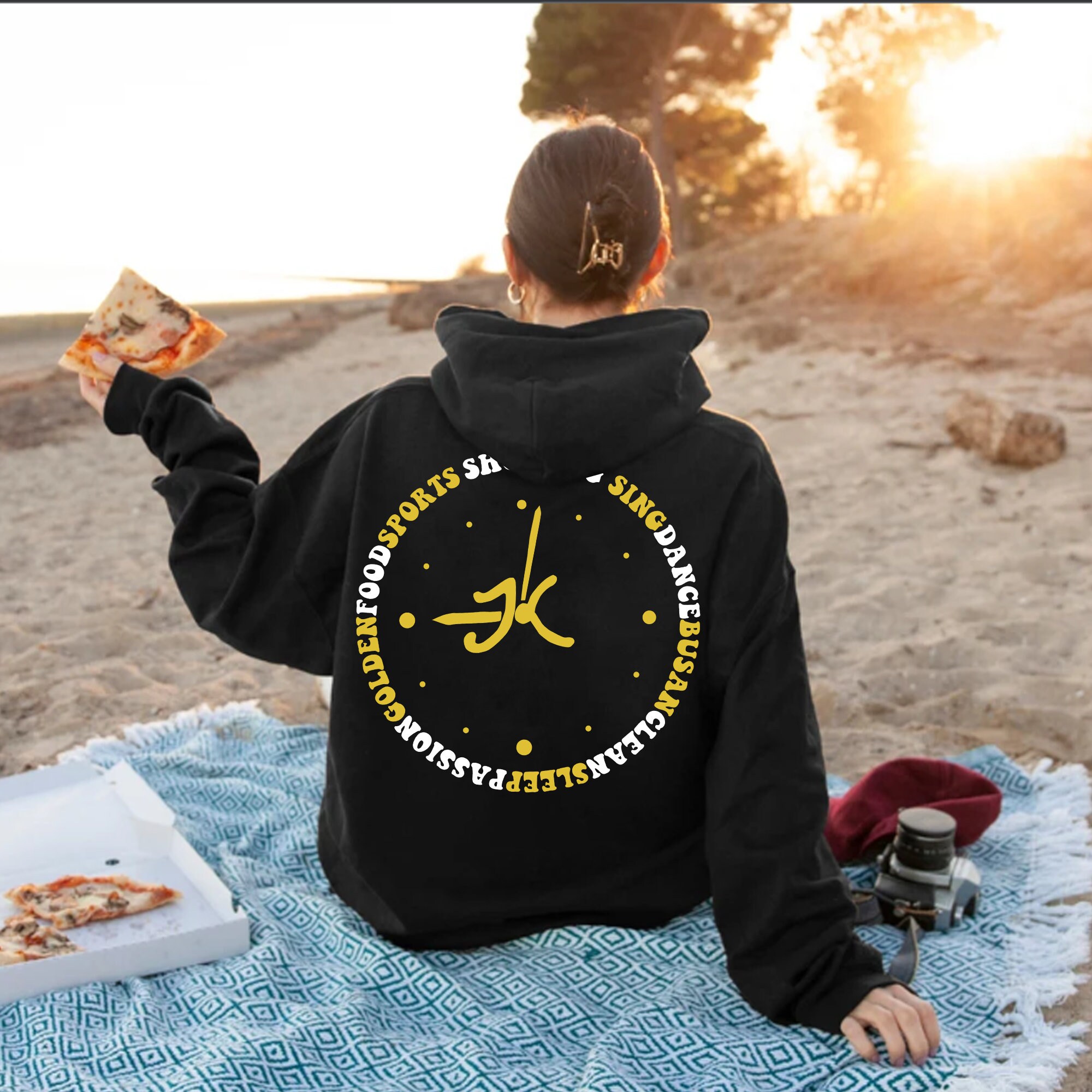 アイドル JungKook GOLDEN HOODIE (Lsize) JungKook GOLDEN HOODIE (Lsize)