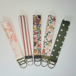 Schlüsselanhänger, Sommer-Schlüsselanhänger, Handgemachter Schlüsselanhänger, Armband, Armband-Schlüsselanhänger, Textil-Armband, Textil-Armband
