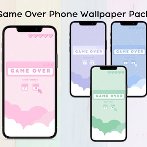 Op de afbeelding: Vier telefoonachtergronden met een roze, paarse, blauwe en groene achtergrond. Elke achtergrond heeft een gepixelde game over-scherm met de tekst "GAME OVER" en een voortzettingsvraag met "Y" en "N" knoppen. De achtergronden zijn versierd met wolken en harten.