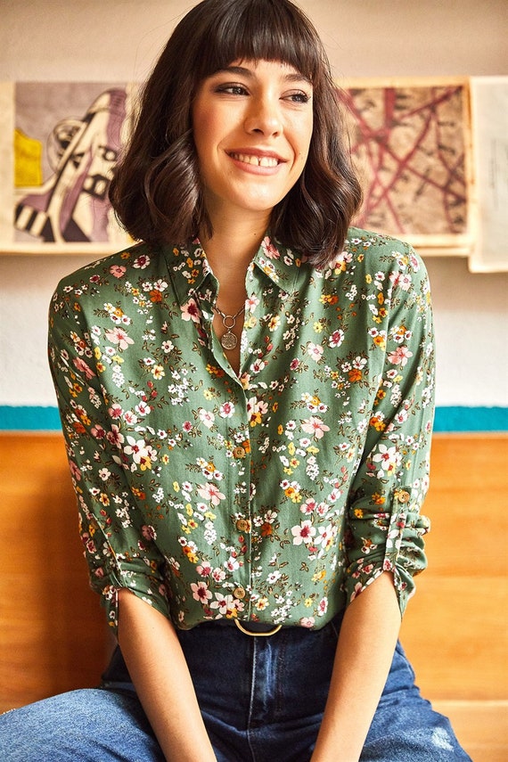 Women's Floral Button Down Shirt, Flower Print Long Sleeved Button