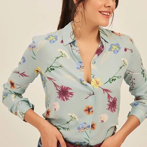 Women's Floral Button Down Shirt, Flower Print Long Sleeved Button