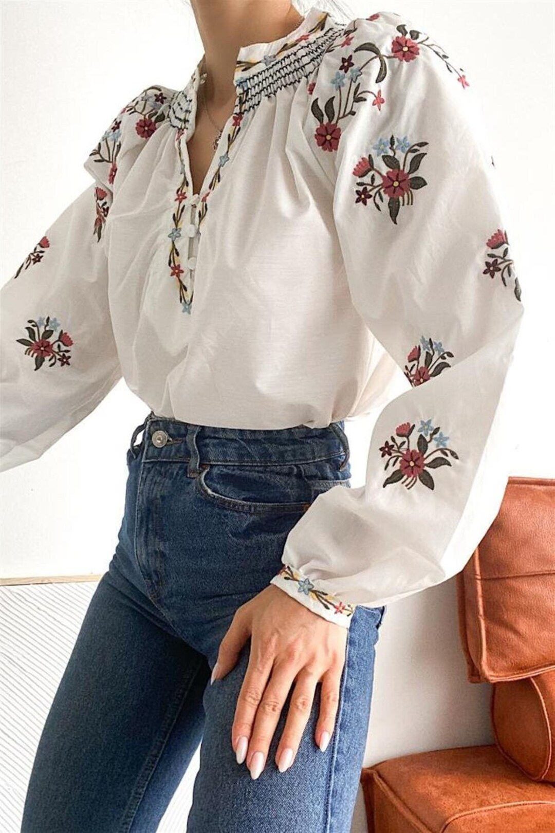 Chemisier Roumain Brodé Femme PURPLE TOMATO - Traditionnel 'Ie', Motifs Floraux Et Géométriques