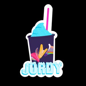 Puede incluir: Una pegatina con una bebida de granizado azul en un vaso morado oscuro con una pajita rosa. La taza tiene un diseño colorido con un plátano y un arcoíris. La palabra "JORDY" está escrita en letras azules heladas.