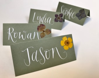 Pressed Flower Place Cards- Handwritten Calligraphy Name Cards for Weddings- Botanical Place Settings