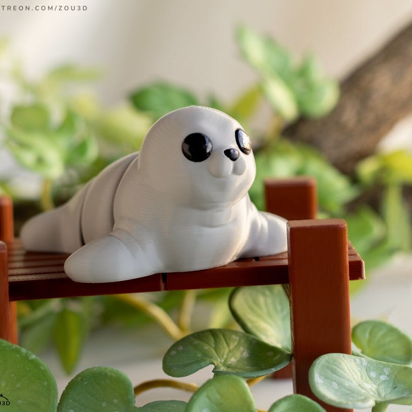 Baby seal (with dock) Keyring / Model
