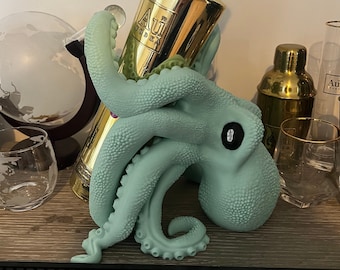Octopus bottle holder