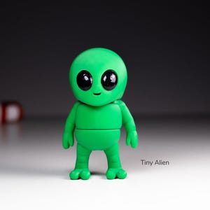 Tiny Alien Keyring / Model